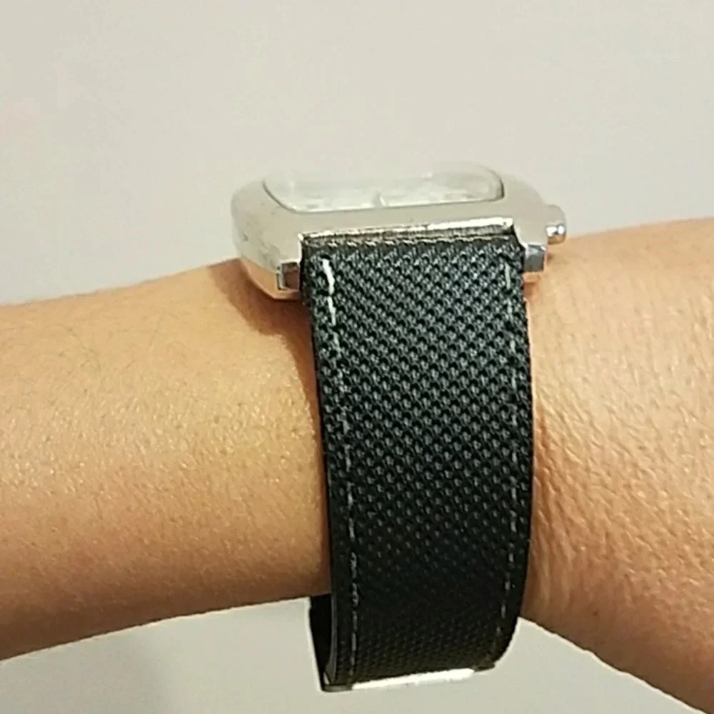 QUARTZ Long Vision Black Watch!.